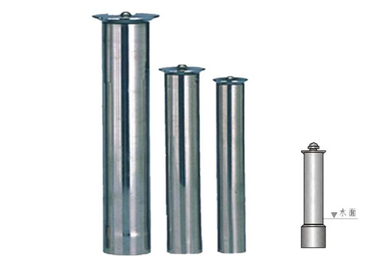 在噴頭下方可安裝閥門調節水量，同時可以調節噴頭頂部的蓋帽，使噴水花型達到較好的效果