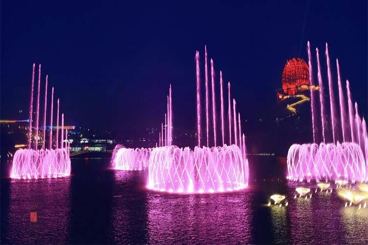 利用水池容積較大，水流能起充氧防止水質的作用，使之兼作消防貯水池或綠化貯水池