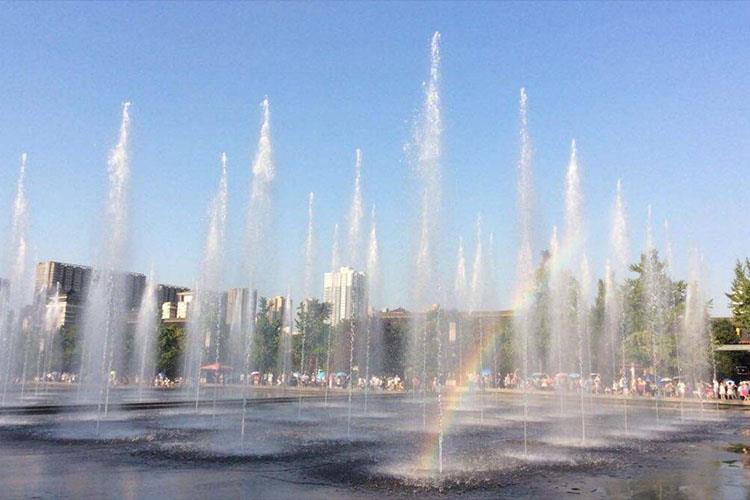 要對音樂噴泉維修維護的電纜進行定期檢查和維護，防止電線破損、老化出現漏電等問題，從而避免觸電事故