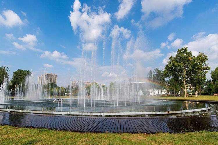 應用現代循環系統，能夠使水靈動起來，避免了形成死水、臭水，有利于節約水資源，加強廢水利用