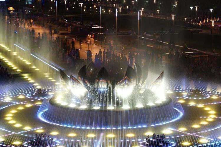 音樂水景噴泉是滿足人們文化需求和精神需求的產品和作品，已經成為城市或建筑的象征
