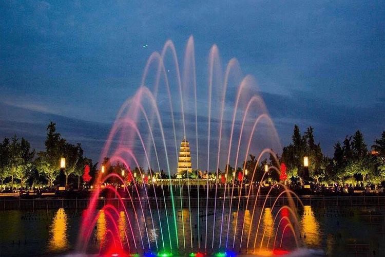 改良環境，調節氣候，控制噪音。具有醫療作用，負離子具有清潔作用，都不可忽視