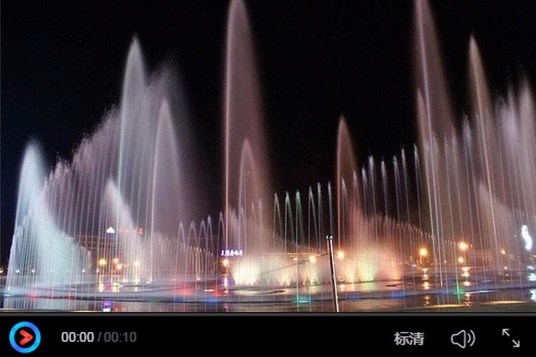 山東濰坊漂浮式大型音樂噴泉