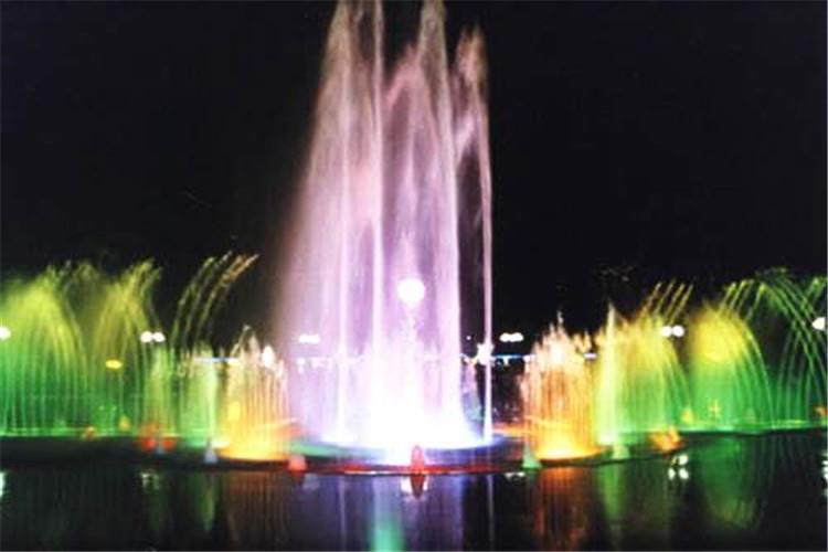 提高水力仿真技術運用能力 靚麗展現程控噴泉創意作品