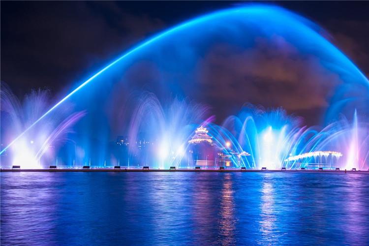 體感噴泉在傳統的曲柄上采用剖切局部的方法