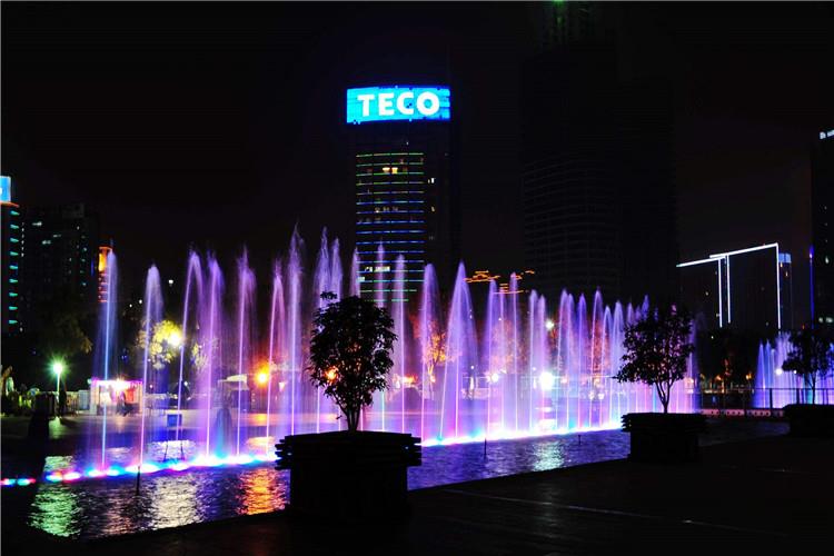 使使用者正常健身的體感噴泉