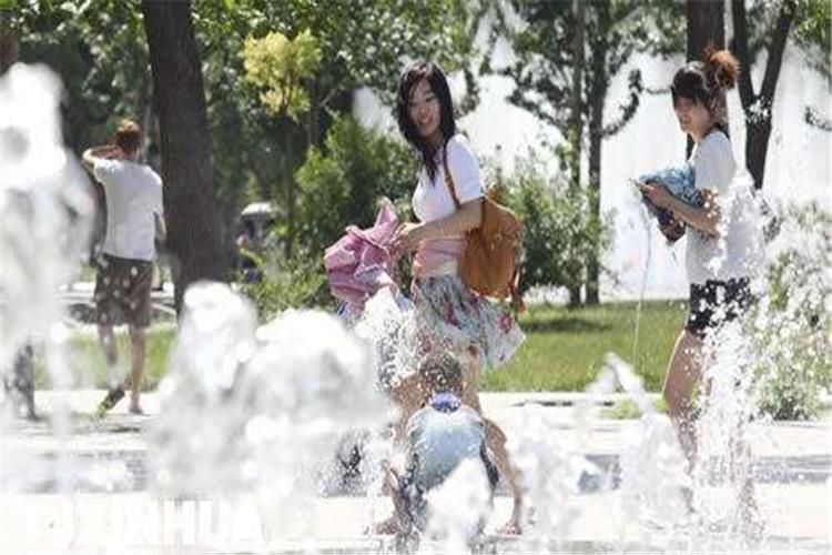 目前許多水景工程為節省建筑面積或降低工程造價，采用無需泵房的潛水泵作水力提升設備