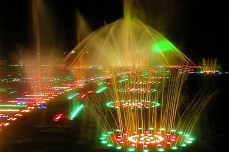 在基層班組設成品保護員，負責各設施的保護工作，發現問題及時上報并果斷處理，并定期對職工進行成品保護教育