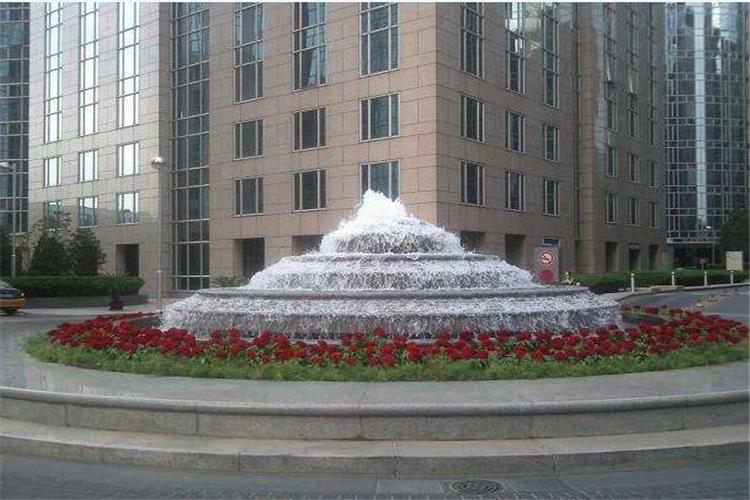 它適用于室內外的各種噴泉水景噴水池中