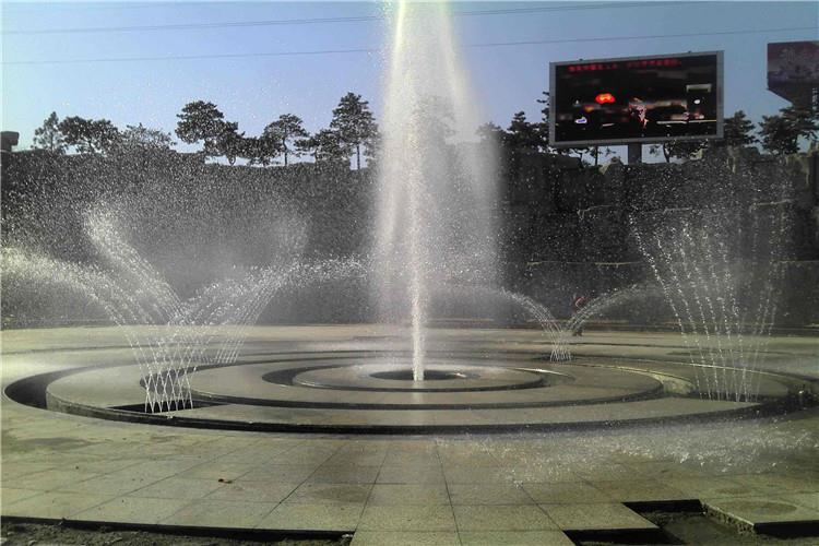 公園噴泉水景的電纜需要每半年進行檢查一次