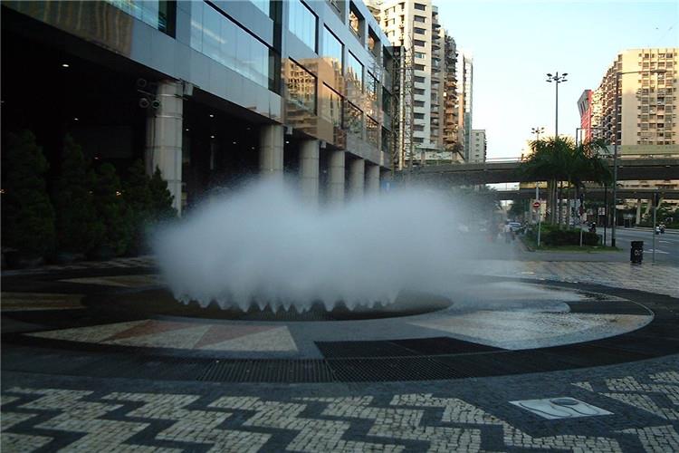 旱地噴泉的主要組成部分除了具有一般水池所應有的，還需增水處設施