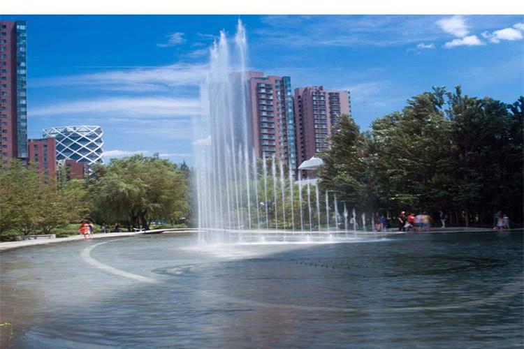 流水噴泉所有管件、水泵、噴頭外表面都要做防腐處理，鐵件生銹銅件發黑升綠銹