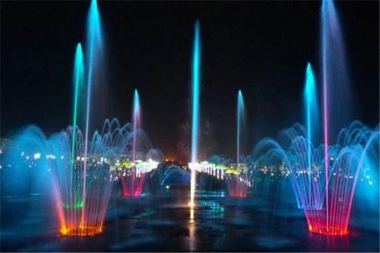 在對聲控噴泉PLC系統設計時，首先應確定控制方案，下一步工作就是PLC工程設計選型