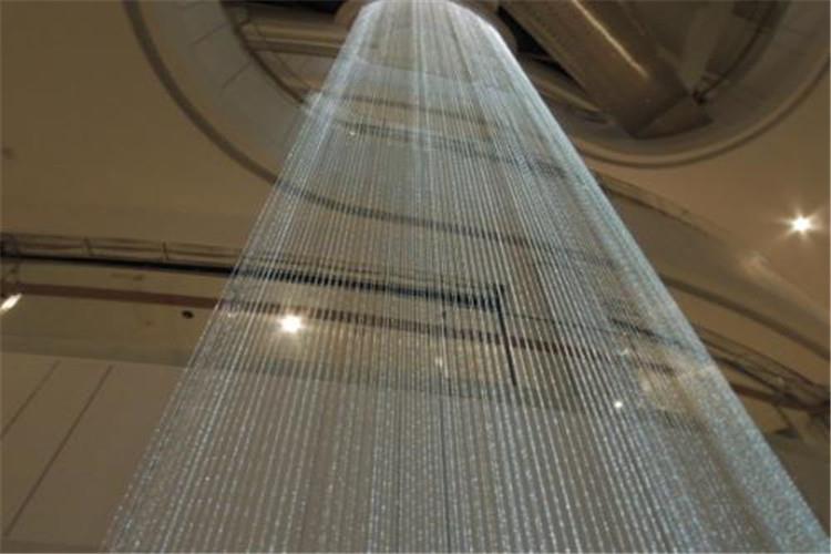 光纖水簾噴泉系統是一種新型景觀噴泉系統，光導纖維具有不導電、可變色、無紅外及紫外線、壽命長、易安裝維護等特點