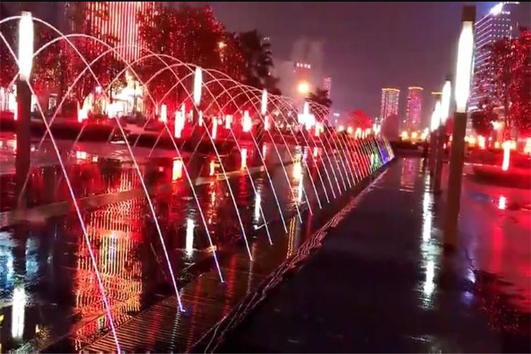 噴泉水景系統調試應按設備單機或部件調試和系統聯動調試的順序進行