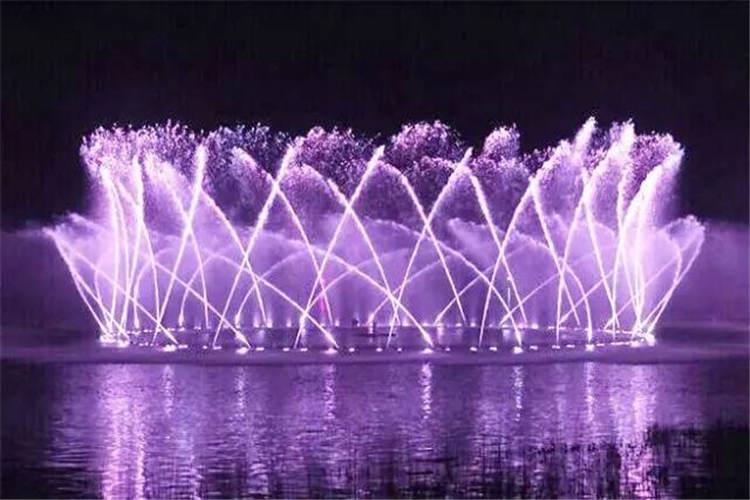 水上音樂噴泉是基于程序控制加入了水上音樂噴泉控制系統，計算機音頻通過識別信號，解碼和編碼，然后輸出的信號控制系統