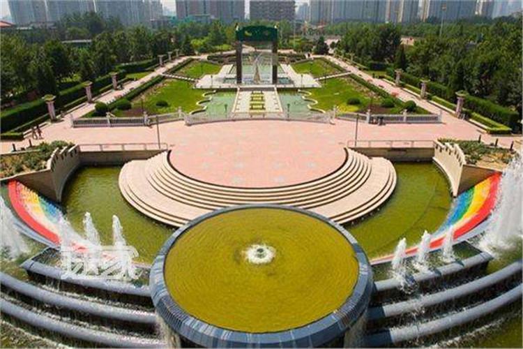 一般情況下，按照正規設計安裝，并定期保養的公園噴泉，還是比較安全的