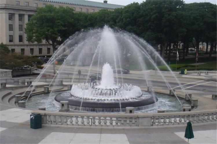 水下彩燈是景觀噴泉的組件中極易損壞的部件