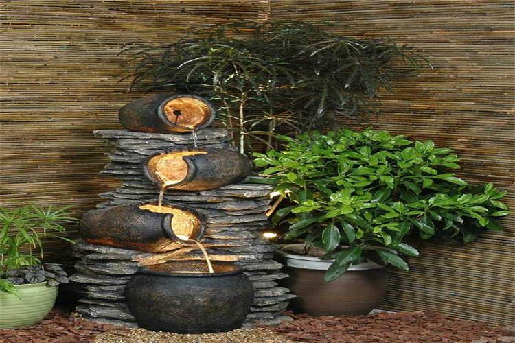 樹脂室內流水噴泉的水循環系統，可吸附空氣中的細小顆粒物和有害氣體