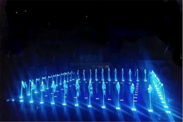 矩陣噴泉是城市景觀、公園景觀的重要組成部分，需要借助設備器械才能正常運作