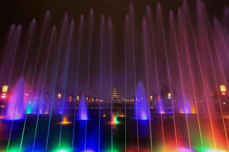 合理安排噴泉施工順序，避免工序間的損傷和污染，凡下道工序對上道工序會產生損傷和污染的，應該先采取有效的保護措施