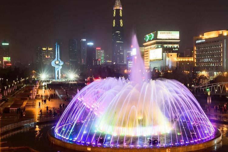 音樂噴泉設計控制系統還處于成長階段，也有專門的廠家和設計廠家提供設計、噴泉設備和安裝服務